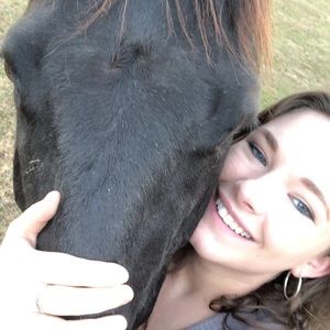 Meet your Posher, Makenzie